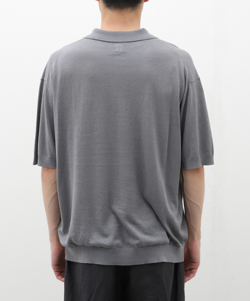 EDIFICE（エディフィス）の「【LA BOUCLE / ラブークル】シルク/リネン スキッパー（ポロシャツ・メンズ・グレー/アイボリー/サックスブルー/ブラウン/ラベンダー・2/3）」の9枚目の写真