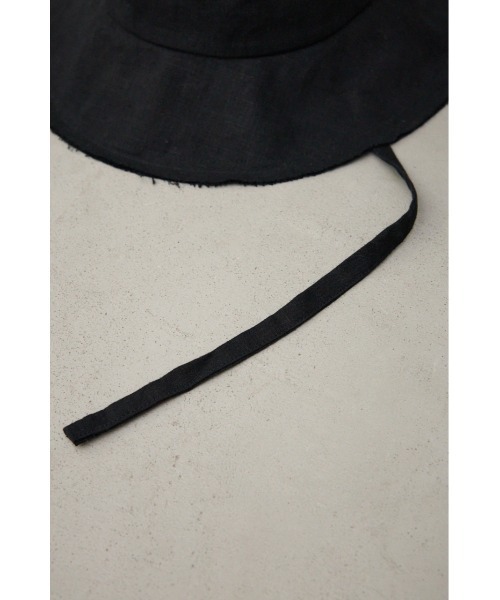AZUL by moussy(アズールバイマウジー)の「カットオフリネンライクバケットハット(ハット・レディース・ベージュ/ブラック・FREE)」の3枚目の写真