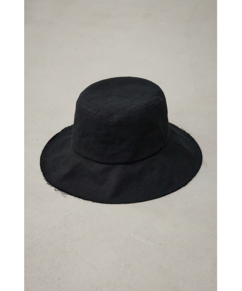 AZUL by moussy(アズールバイマウジー)の「カットオフリネンライクバケットハット(ハット・レディース・ベージュ/ブラック・FREE)」の6枚目の写真
