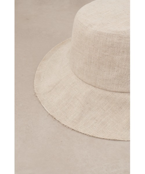 AZUL by moussy(アズールバイマウジー)の「カットオフリネンライクバケットハット(ハット・レディース・ベージュ/ブラック・FREE)」の12枚目の写真