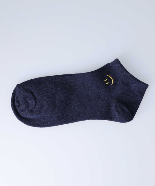 Right-on(ライトオン)の「BASIC SOCKS(ベーシックソックス)スマイル刺繍ソックス(ソックス/靴下・レディース・ベージュ/ネイビー/パープル/グリーン/グレー/ブラック/サックスブルー・フリー)」の13枚目の写真