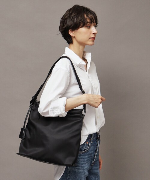 HIROFU(ヒロフ)の「【リカリカ】ナイロン ショルダーバッグ M 2WAY(商品番号:P25-39410)(ショルダーバッグ・レディース・ブラック・02)」の2枚目の写真