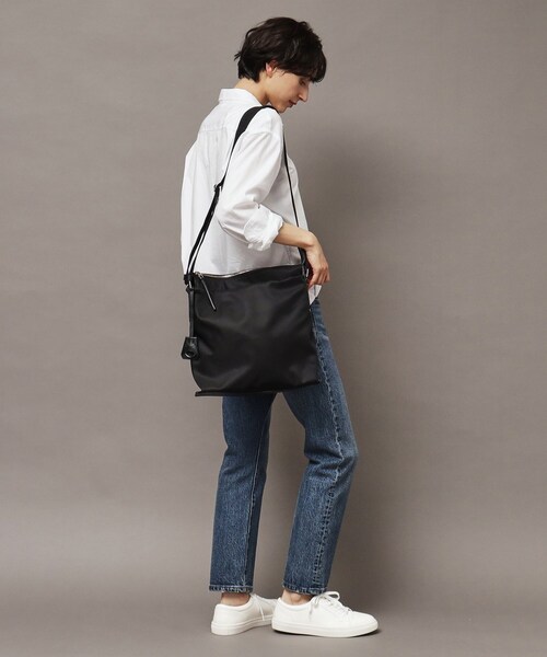 HIROFU(ヒロフ)の「【リカリカ】ナイロン ショルダーバッグ M 2WAY(商品番号:P25-39410)(ショルダーバッグ・レディース・ブラック・02)」の3枚目の写真
