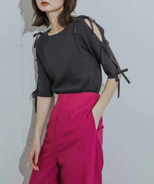 HEYUMM（ヘユム）の「リボンスリットスリーブセーター(5分袖)（ニット/セーター・レディース・ブラック/オフホワイト/チャコールグレー/イエロー・ONE）」の3枚目の写真