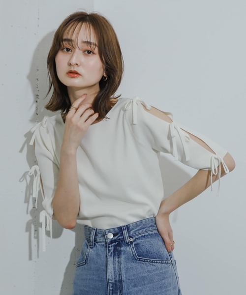 HEYUMM（ヘユム）の「リボンスリットスリーブセーター(5分袖)（ニット/セーター・レディース・ブラック/オフホワイト/チャコールグレー/イエロー・ONE）」の6枚目の写真