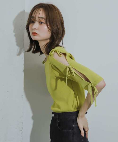HEYUMM（ヘユム）の「リボンスリットスリーブセーター(5分袖)（ニット/セーター・レディース・ブラック/オフホワイト/チャコールグレー/イエロー・ONE）」の11枚目の写真