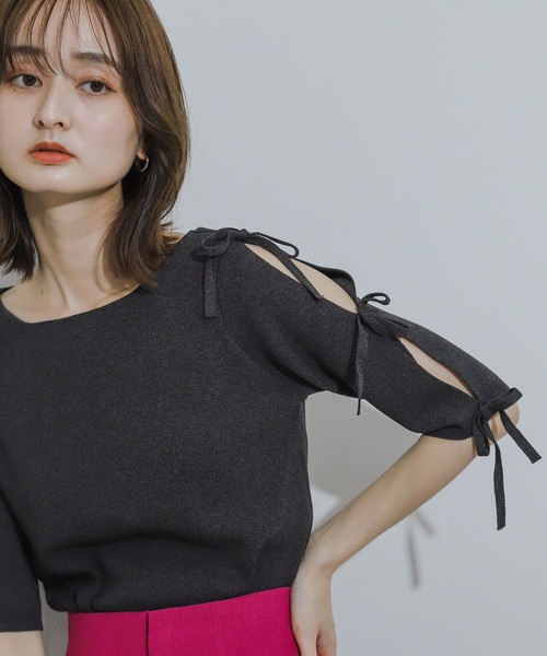 HEYUMM（ヘユム）の「リボンスリットスリーブセーター(5分袖)（ニット/セーター・レディース・ブラック/オフホワイト/チャコールグレー/イエロー・ONE）」の19枚目の写真