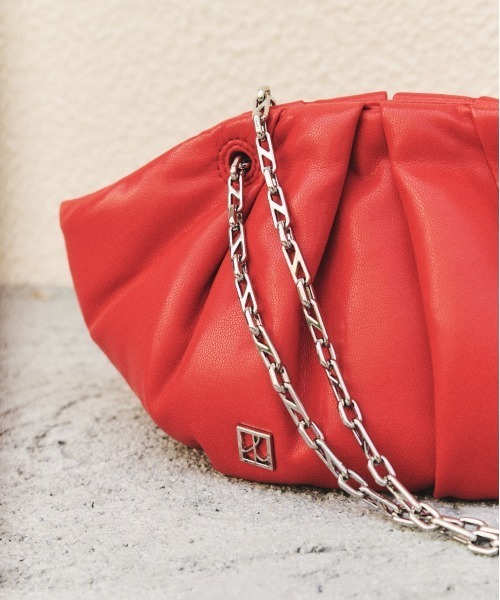 LE VERNIS(ル・ベルニ)の「LE VERNIS(ル・ベルニ) Momo mini bag(ショルダーバッグ・レディース・アイボリー/レッド/ブラウン/ブラック/ゴールド/シルバー・FREE)」の4枚目の写真