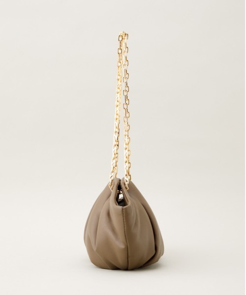 LE VERNIS(ル・ベルニ)の「LE VERNIS(ル・ベルニ) Momo mini bag(ショルダーバッグ・レディース・アイボリー/レッド/ブラウン/ブラック/ゴールド/シルバー・FREE)」の7枚目の写真