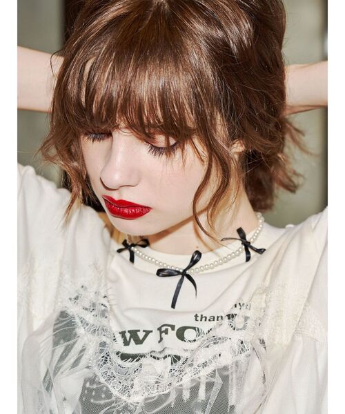 jouetie（ジュエティ）の「ミニリボンモチーフネックレス（ネックレス・レディース・シルバー/アイボリー・FREE）」の3枚目の写真