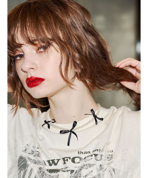 jouetie（ジュエティ）の「ミニリボンモチーフネックレス（ネックレス・レディース・シルバー/アイボリー・FREE）」の6枚目の写真