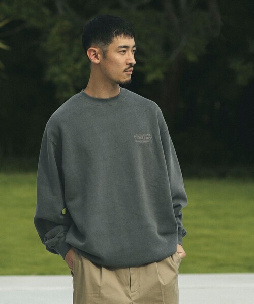 PENDLETON(ペンドルトン)の「PENDLET / 別注 ピグメント クルーネック スウェット(スウェット・メンズ・グレイッシュベージュ/グレイッシュブルー/チャコールグレー・SMALL/MEDIUM/LARGE/X-LARGE)」の2枚目の写真