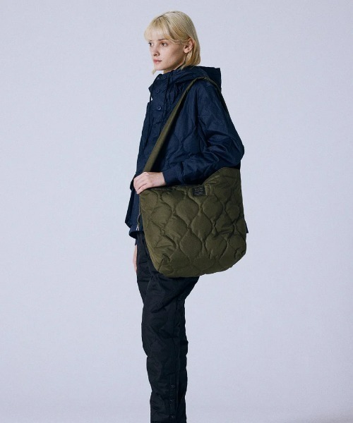 TAION(タイオン)の「【TAION】MILITARY DOWN SHOULDER BAG / ミリタリーダウンショルダーバッグ(ショルダーバッグ・メンズ・ブラック/ネイビー/ダークオリーブ・ONE SIZE)」の6枚目の写真