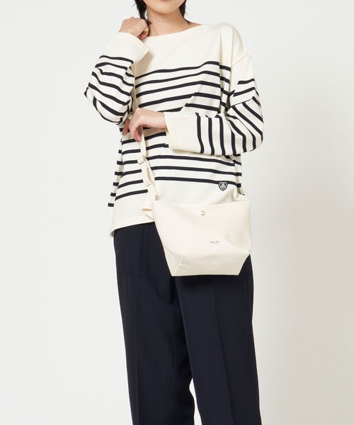 ORCIVAL（オーシバル）の「SHOULDER POUCH MEDIUM ショルダー ポーチ ミディアム（ショルダーバッグ・レディース・ブラウン/キナリ/ライトベージュ/チャコールグレー/ホワイト系・ONE SIZE）」の13枚目の写真