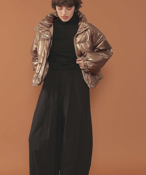 en CAnAF（エンカナフ）の「メタリック 中綿 ショート ダウン（ダウン