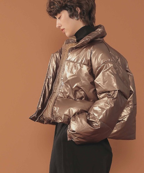en CAnAF（エンカナフ）の「メタリック 中綿 ショート ダウン（ダウン