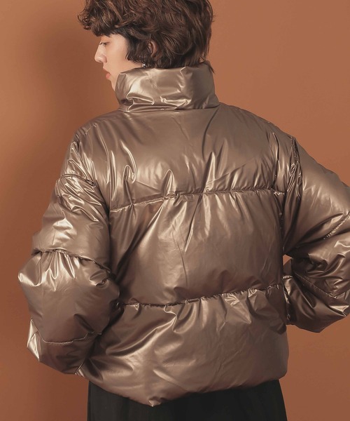 en CAnAF（エンカナフ）の「メタリック 中綿 ショート ダウン（ダウン