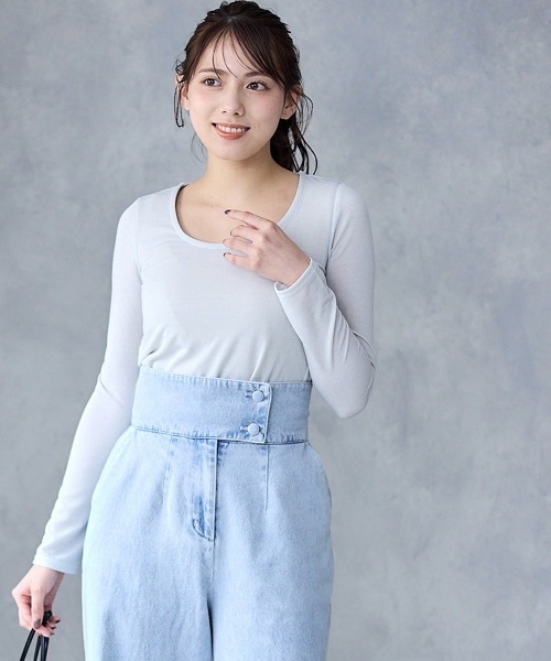 12Twelve Agenda（トゥエルブ　アジェンダ）の「Uネックラメ混長袖カットソープルオーバー（Tシャツ/カットソー・レディース・オフホワイト/ブラック・M）」の10枚目の写真