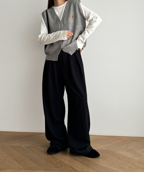 CANAL JEAN（キャナルジーン）の「El mar　ワンポイント刺繍ニットベスト（ベスト・レディース・ブラウン/アイボリー/グレー・ONE SIZE）」の6枚目の写真