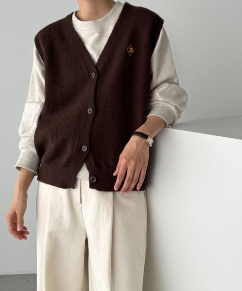 CANAL JEAN（キャナルジーン）の「El mar　ワンポイント刺繍ニットベスト（ベスト・レディース・ブラウン/アイボリー/グレー・ONE SIZE）」の12枚目の写真