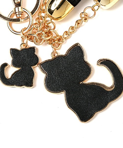 SOLD◆ ハンドメイド 引き揃え糸 タッセル チャーム 猫 革タグ 月 リボン SOLD◇ ハンドメイド 引き揃え糸 タッセル チャーム 猫 革タグ 月 リボン