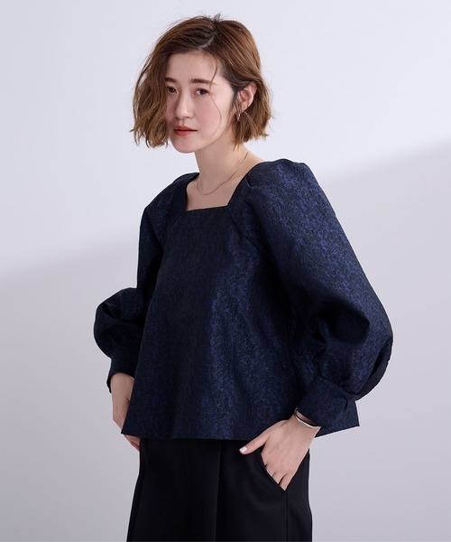 UR'S(ユアーズ)の「ふくれジャガードボリュームスリーブトップス(Tシャツ/カットソー・レディース・ネイビー/ホワイト/ブラック・S/M/L)」の1枚目の写真
