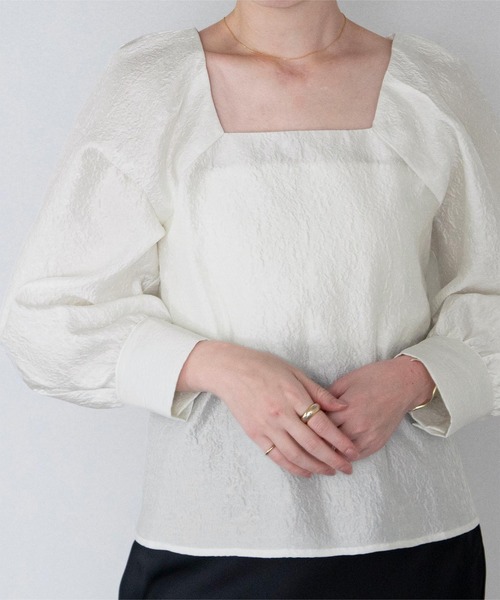 UR'S(ユアーズ)の「ふくれジャガードボリュームスリーブトップス(Tシャツ/カットソー・レディース・ネイビー/ホワイト/ブラック・S/M/L)」の8枚目の写真