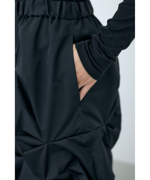 nagonstans(ナゴンスタンス)の「High Density Twill manyタックスカート(スカート・レディース・ダークブラウン/ブラック・SMALL/MEDIUM)」の9枚目の写真