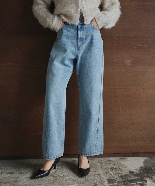 LIAN（リアン）の「サイドシームストレートワイドデニム（デニムパンツ・レディース・ブラック/ブルー・SMALL/MEDIUM）」の12枚目の写真