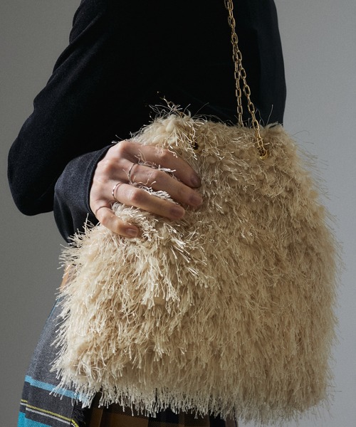 SALON adam et rope'（サロン アダム エ ロペ）の「フェザー2WAYチェーンバッグ（ハンドバッグ・レディース・ブラック/オフホワイト・FREE）」の10枚目の写真