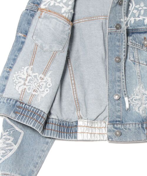 Desigual（デシグアル）の「スプラッシュデニム フーデッドジャケット ライトブルー（デニムジャケット・レディース・ブルー・XS/S/M/L/XL）」の2枚目の写真