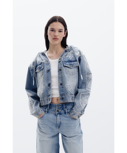 Desigual（デシグアル）の「スプラッシュデニム フーデッドジャケット ライトブルー（デニムジャケット・レディース・ブルー・XS/S/M/L/XL）」の5枚目の写真
