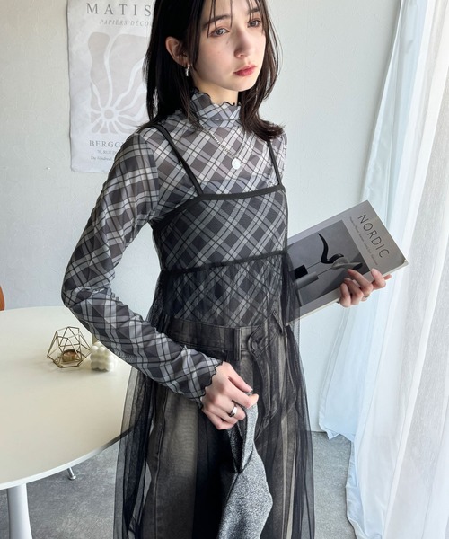 classicalelf(クラシカルエルフ)の「洗練された魅力を引き出す。チェックシアーハイネックメロウトップス(長袖)(Tシャツ/カットソー・レディース・ブラウン/レッド/ブラック・LARGE/MEDIUM/SMALL/X-LARGE)」の5枚目の写真
