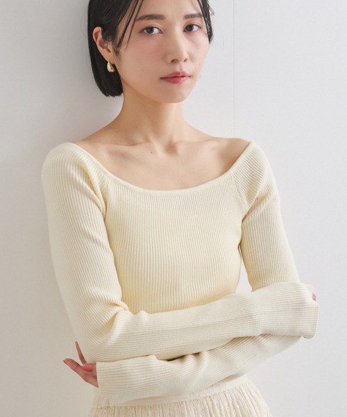 QUEENS COURT（クイーンズコート）の「オフショルリブニット≪手洗い可能≫（ニット/セーター・レディース・ピンク/レッド/オフホワイト/ブラック・M）」の2枚目の写真