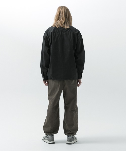 SLICK(スリック)の「【SLICK/スリック】Typewriter Drawstring Shirt / タイプライタードローストリングシャツ/オーバーサイズ シルエット / ドローコード(シャツ/ブラウス・メンズ・ブラック/スミクロ/グレイッシュベージュ・1/2/3)」の19枚目の写真
