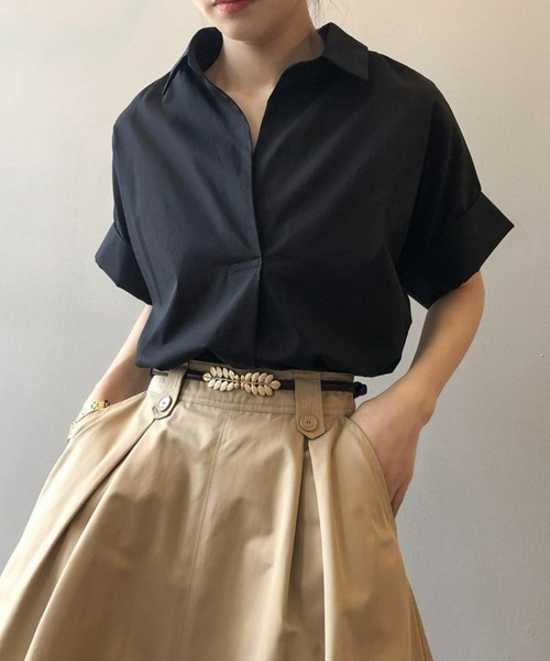 SEU(エスイーユー)の「レディース ハーフスリーブシャツ スキッパーネックブラウス 韓国風(シャツ/ブラウス・レディース・ブラック/ベージュ/ホワイト・フリー)」の2枚目の写真