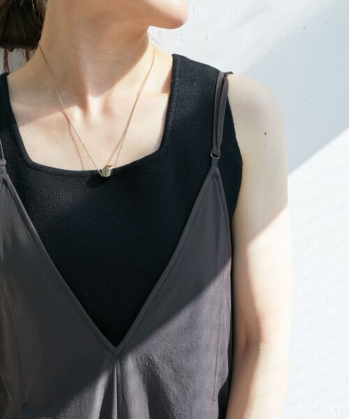 le.coeur blanc（ルクールブラン）の「スクエアニットタンク（タンクトップ・レディース・オフホワイト/シルバー/ゴールド/ブラック/ベージュ・38）」の3枚目の写真