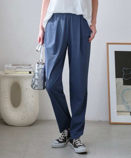Viola e Viola(ヴィオラエヴィオラ)の「さらテロ楽ちんスティックパンツ(レギュラー丈)(その他パンツ・レディース・ブラック/カーキ/ネイビー/ダークブルー・M/L/3L/LL/4L/5L)」の4枚目の写真