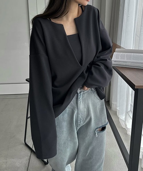WILLFULLY(ウィルフリー)の「no collar deep v neck ponte tops(その他トップス・レディース・ブラック/アイボリー/グレー系その他・FREE)」の3枚目の写真