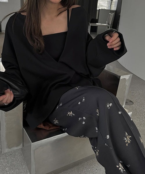 WILLFULLY(ウィルフリー)の「no collar deep v neck ponte tops(その他トップス・レディース・ブラック/アイボリー/グレー系その他・FREE)」の19枚目の写真