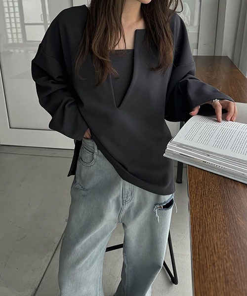 WILLFULLY(ウィルフリー)の「no collar deep v neck ponte tops(その他トップス・レディース・ブラック/アイボリー/グレー系その他・FREE)」の5枚目の写真