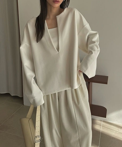 WILLFULLY(ウィルフリー)の「no collar deep v neck ponte tops(その他トップス・レディース・ブラック/アイボリー/グレー系その他・FREE)」の12枚目の写真