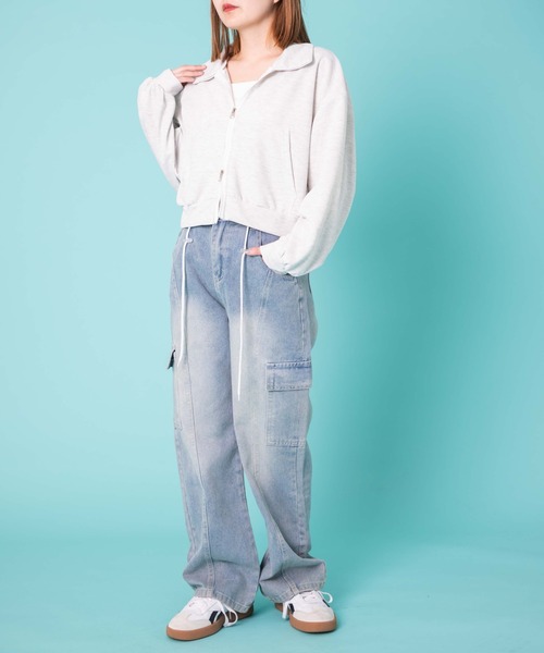 WOND(ウォンド)の「WOND/ドローコードワイドカーゴデニム(デニムパンツ・レディース・ライトインディゴブルー・FREE)」の5枚目の写真