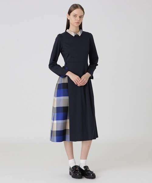 BLUE LABEL CRESTBRIDGE（ブルーレーベルクレストブリッジ）の「【一部店舗限定】ハイゲージポンチドレス（ワンピース・レディース・ダークネイビー/ブラック・40/38/36）」の11枚目の写真