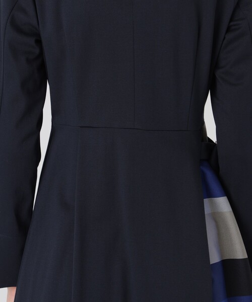 BLUE LABEL CRESTBRIDGE（ブルーレーベルクレストブリッジ）の「【一部店舗限定】ハイゲージポンチドレス（ワンピース・レディース・ダークネイビー/ブラック・40/38/36）」の14枚目の写真
