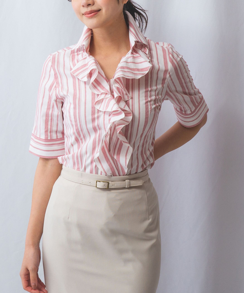 NARACAMICIE（ナラカミーチェ）の「【NARACAMICIE】ストレッチランダムストライプ襟付きフリル半袖シャツ（シャツ/ブラウス・レディース・レッド/ブラック/ブルー・S/L/XL/M）」の3枚目の写真