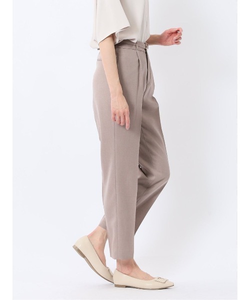 m.f.editorial(エムエフエディトリアル)の「【ストレッチ ウォッシャブル】m.f.エディトリアル レディース テーパード パンツ ベージュ (セットアップ可能)(スーツパンツ・レディース・ベージュ・S/MEDIUM/LARGE)」の4枚目の写真