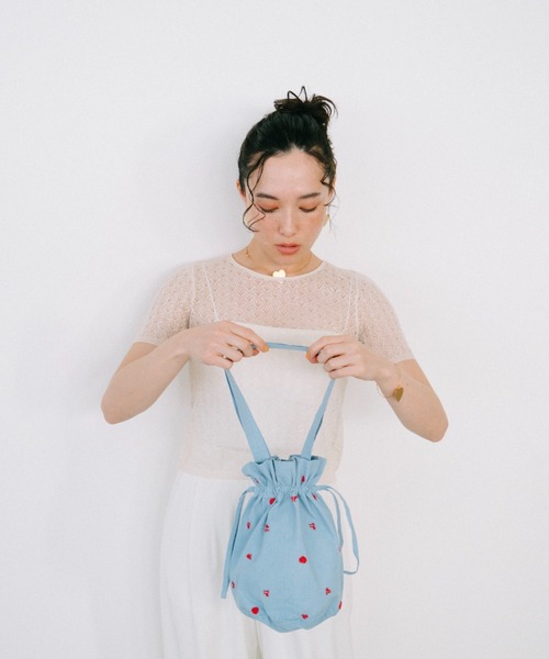 THEATRE PRODUCTS（シアタープロダクツ）の「ビーズエンブロイダリードローストリング巾着ﾊﾞｯｸﾞ（トートバッグ・レディース・ブラック/ホワイト/ブルー・FREE）」の6枚目の写真