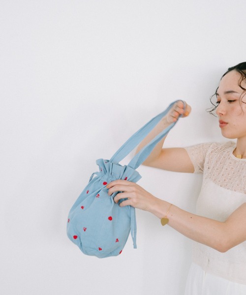 THEATRE PRODUCTS（シアタープロダクツ）の「ビーズエンブロイダリードローストリング巾着ﾊﾞｯｸﾞ（トートバッグ・レディース・ブラック/ホワイト/ブルー・FREE）」の8枚目の写真