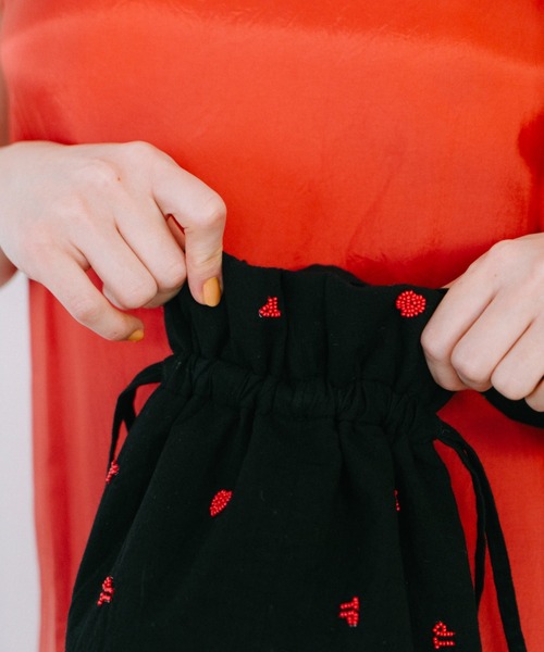 THEATRE PRODUCTS（シアタープロダクツ）の「ビーズエンブロイダリードローストリング巾着ﾊﾞｯｸﾞ（トートバッグ・レディース・ブラック/ホワイト/ブルー・FREE）」の20枚目の写真